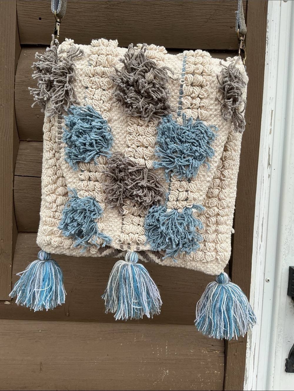 Chloe & Lex Boho Crochet Crossbody Tassel Bag Festival Coastal Cowgirl Anthro - Picture 2 of 16
